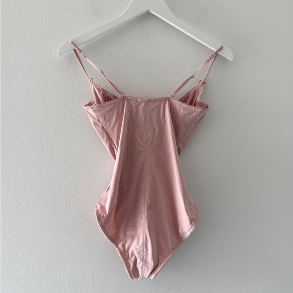 SKIMS Retro Shapewear Unlined Demi Cup Bodysuit in Pink XS - Picture 3 of 5
